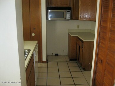 4341 Melissa Ct W, Jacksonville, FL 32210 - photo 4