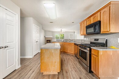 1031 Harrisburg Ct, Rosenberg, TX 77471 - photo 7