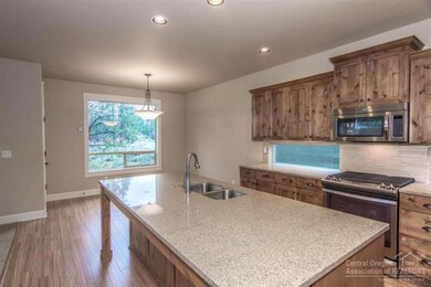 60396 SE Hedgewood Ln, Bend, OR 97702 - photo 7