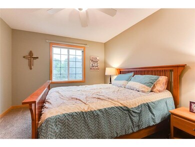 2078-Willow-Cir-Select28-015