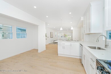 11 Laforge Ave, Staten Island, NY 10302 - photo 3