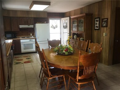 Inviting kitchen/dining area w/ tiled flooring