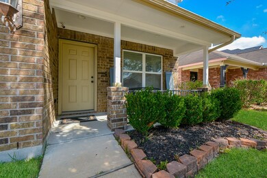 6838 Hampden Point Ct, Houston, TX 77040 - photo 2