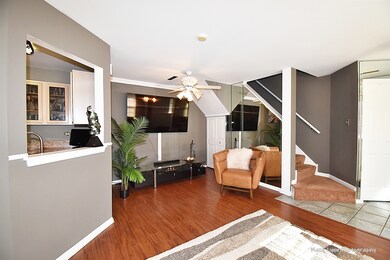 602 E Victoria Cir unit 23/1, North Aurora, IL 60542 - photo 7