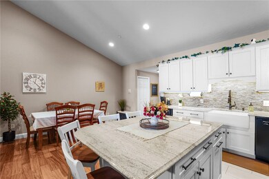 High Rocks Condominiums unit 120, North Smithfield, RI 02896 - photo 2