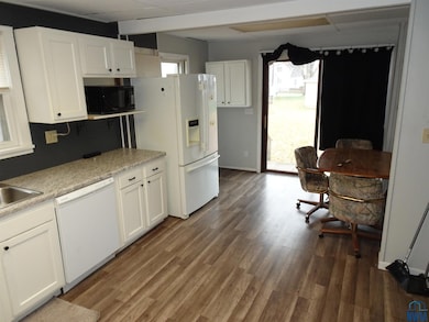 818 11th St, Sheldon, IA 51201 - photo 5