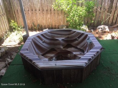 WILLOW JACUZZI
