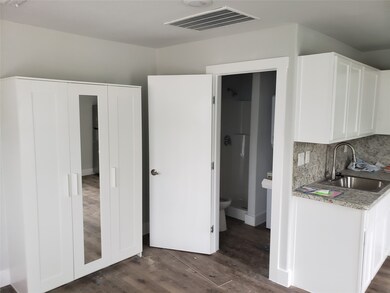 211 Lulac St unit 1, Alvin, TX 77511 - photo 7