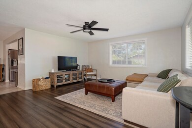 712 Maple St, Central Point, OR 97502 - photo 3