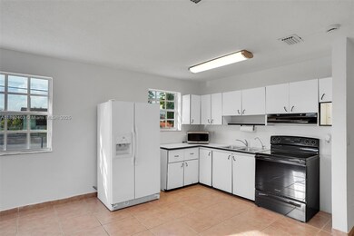 2506 W 9th Ct, Hialeah, FL 33010 - photo 4