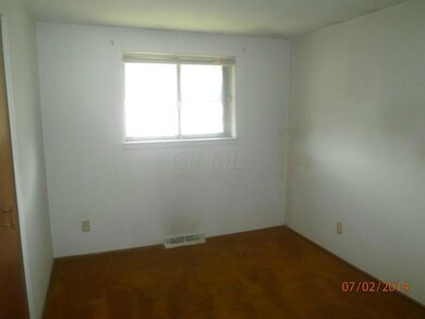 2462 Daily Rd, Columbus, OH 43232 - photo 5