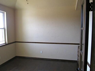 Studio/Study/Office.