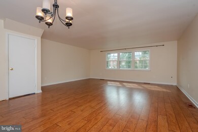 15 Chiara Ct, Towson, MD 21204 - photo 7