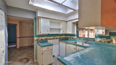 1523 N Beach-6