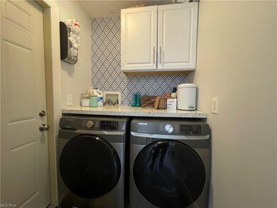 26991 Glenside Ln, Olmsted Falls, OH 44138 - photo 6