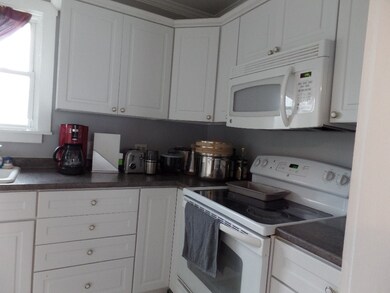 31 Riddle St unit 2, Manchester, NH 03102 - photo 5