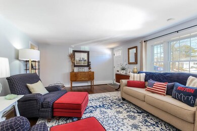 005-photo-living-room-6833624