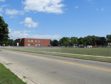 1002 N Jackson St, Waukegan, IL 60085 - photo 3