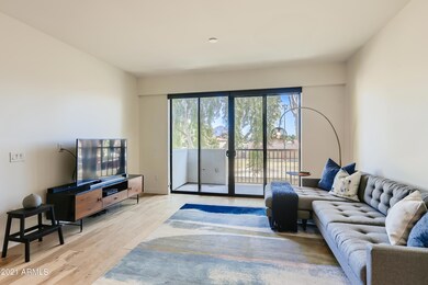 04 Living Room