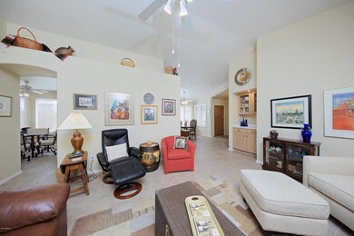 10736WBeaubienDr-006