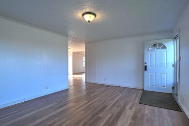 185 Woodlyn Rd, Johnson City, TN 37601 - photo 2