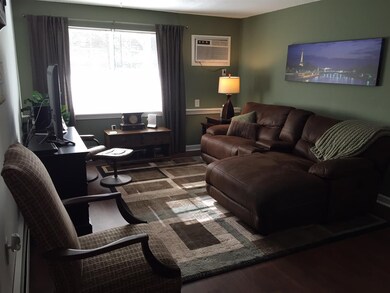 1204 White Cedar Blvd unit 4, Portsmouth, NH 03801 - photo 2