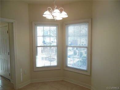 KITCHEN EAT IN AREA   BAY WINDOW