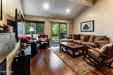 2_1920-Canyons-Resort-Dr_1800x1200_40716