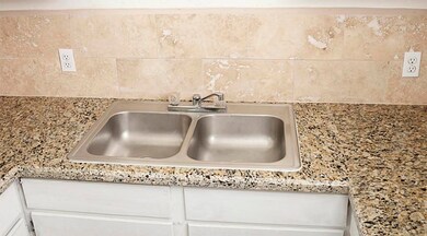 14302 Laredo St unit 14, Houston, TX 77015 - photo 4