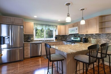391 Captain Eames Cir, Ashland, MA 01721 - photo 4