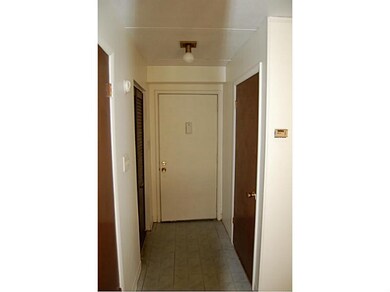 Entry/Foyer.
