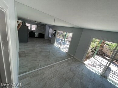 4037 Chalfont Ct, Las Vegas, NV 89121 - photo 4