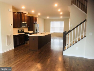 11016 Blackburn Cove Ln, Manassas, VA 20109 - photo 6