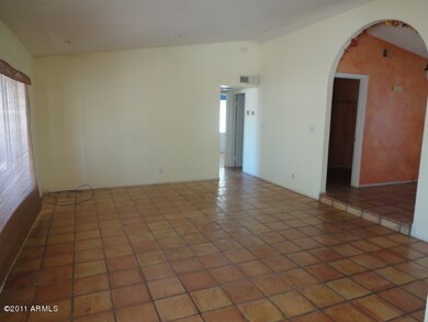 Great Room with Vaulted Ceilings