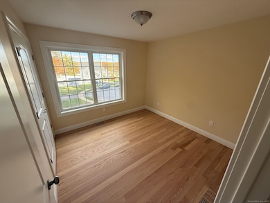 75 Sturbridge Ct, Bristol, CT 06010 - photo 7