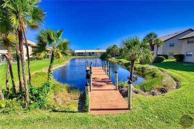 340 Three Lakes Ln unit F, Venice, FL 34285 - photo 3