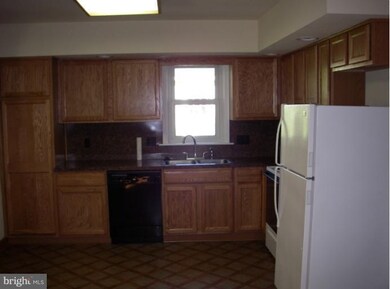 331 Commerce St, Waynesboro, PA 17268 - photo 3