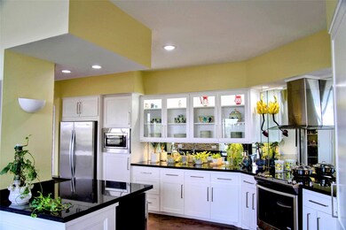 The St. Clair unit 503, Houston, TX 77057 - photo 3