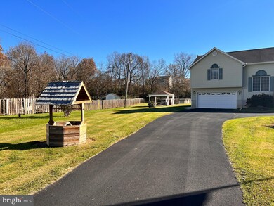 289 Chimney Dr, Bunker Hill, WV 25413 - photo 7