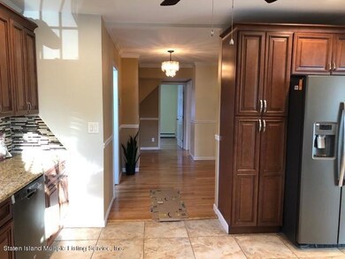 656 Jewett Ave, Staten Island, NY 10314 - photo 2