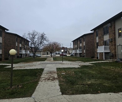 507 Chestnut St unit K, La Porte City, IA 50651 - photo 2