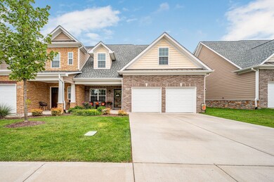 3 bedroom, 2.5 bath condo move in ready!