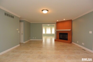 5205 N Rothmere Dr, Peoria, IL 61615 - photo 5