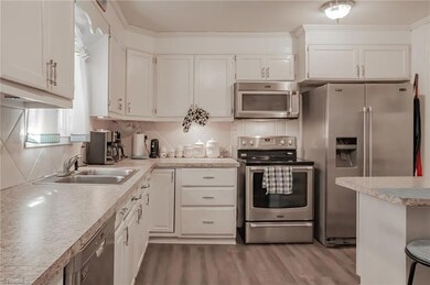 4954 Ridgeview Rd, High Point, NC 27263 - photo 7