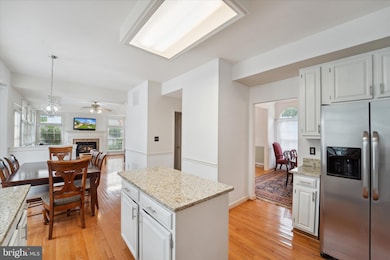 3663 Thomasson Crossing Dr, Triangle, VA 22172 - photo 6