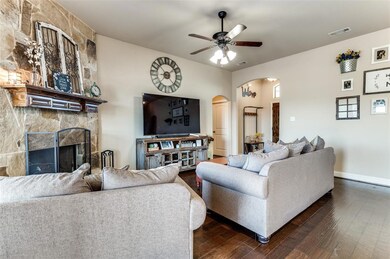 210 Timber Valley Ct, Weatherford, TX 76085 - photo 6