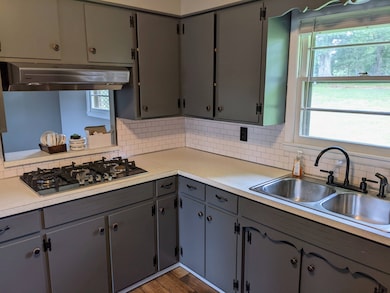 1906 Hills Chapel Rd, Manchester, TN 37355 - photo 4