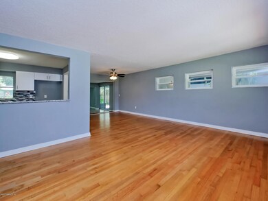 313 Tidewater Cir W, Jacksonville, FL 32211 - photo 4