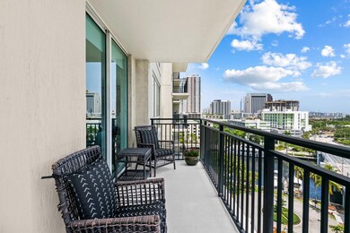 Balcony of 902-S