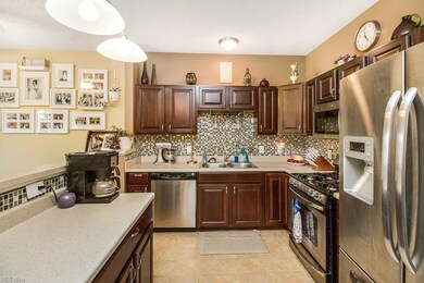 137 River Rock Way, Berea, OH 44017 - photo 2